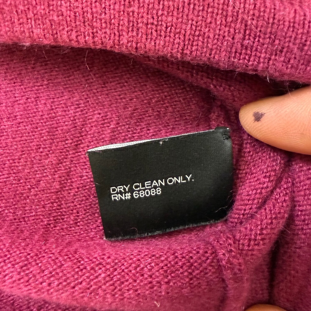 Cashmere Saks Fifth Avenue V-Neck Long Sleeve Sweater Berry‎ XS absolute beauty - Picture 8 of 16